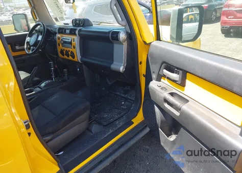 2007 Toyota Fj Cruiser z USA, uszkodzony, nr VIN JTEBU11F970054585